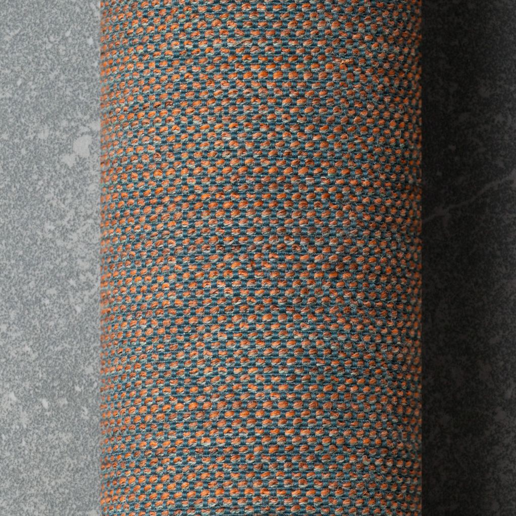 Agua Dales Topaz roll image